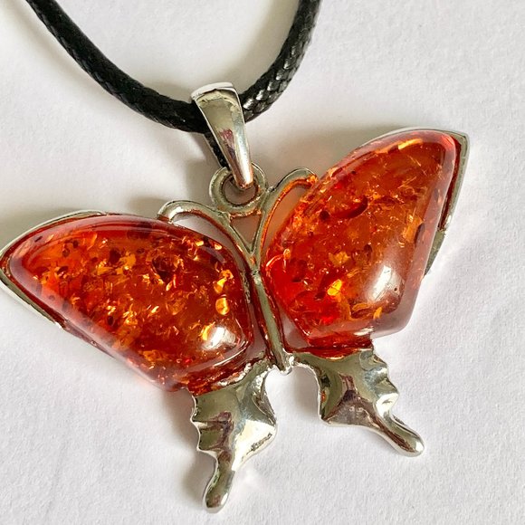 Vintage Honey Amber Butterfly Necklace Pendant Silver Plated Simulated 18" - Picture 5 of 10